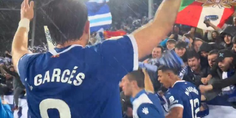 Facundo Garcés: Ingreso casi heroico para un Alavés que dá BATALLA POR LA PERMANENCIA y éste festejo con los hinchas