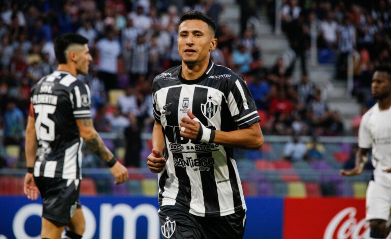 Central Córdoba inició la Libertadores con un empate ante Liga de Quito antes de visitar a Unión