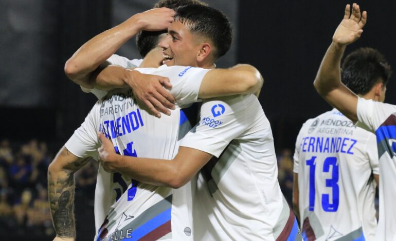 Godoy Cruz derrotó a Sportivo Luqueño y quedó a un paso de sellar la clasificación en la Copa Sudamericana