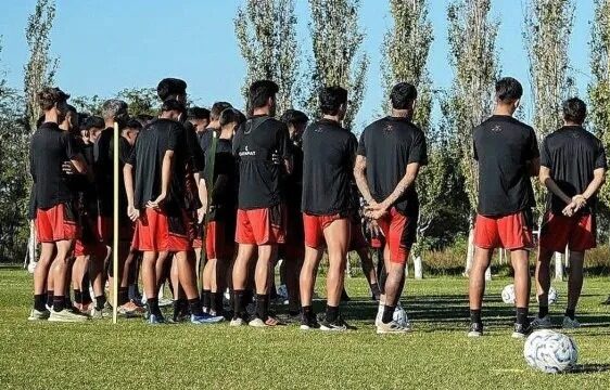 Tras los disturbios en el Predio 4 de Junio, el plantel volvió a los entrenamientos