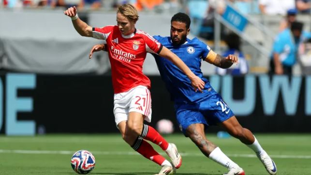 SIN SENTIDO COMÚN? Faltaban SÓLO 5′ y se SUSPENDIÓ CHELSEA 1 BENFICA 0 por POSIBLES TORMENTAS