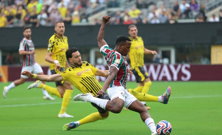 Sin emociones, Fluminense y Borussia Dortmund no se sacaron diferencias en el debut