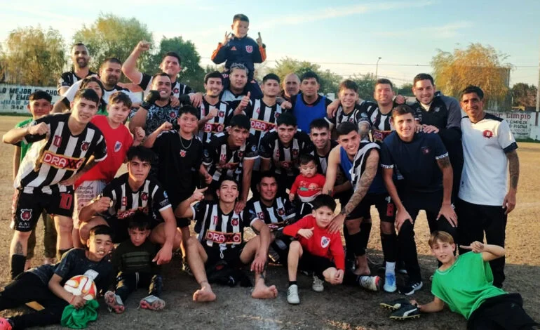 El plantel de Pucará festeja un triunfo importante