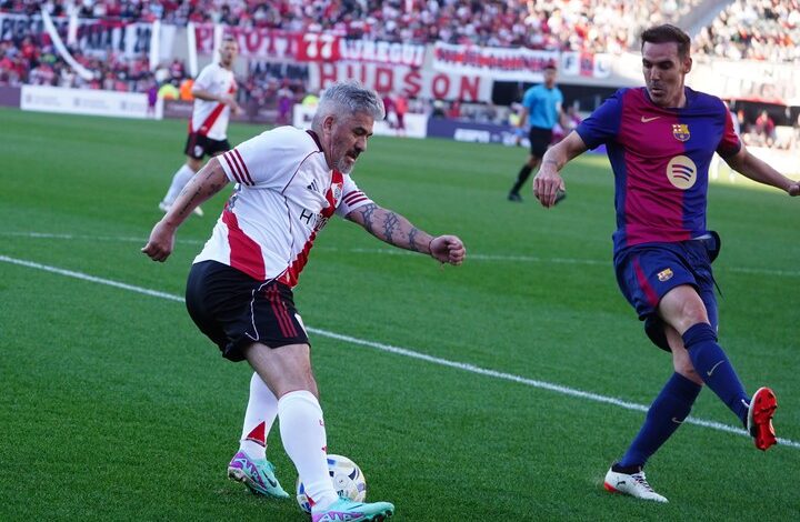 Con goles de Domínguez y Ortega, las leyendas de River le ganaron a las del Barcelona