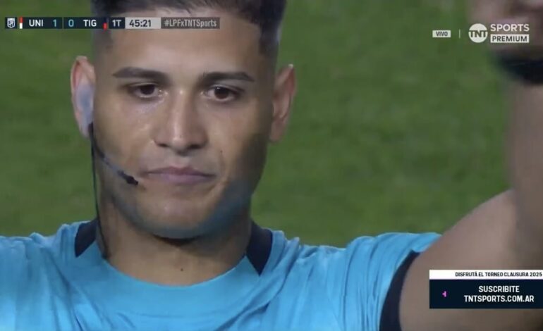 ¡INCREÍBLE! Así fue anulado el gol de Lucas Gamba y el anuncio por ALTAVOZ
