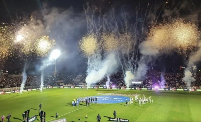 ASÍ SE RECIBE UN CAMPEÓN: El original recibimiento de Platense