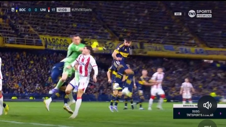 VIDEO: Ni Arasa ni el VAR cobraron este penal de Marchesín a Fascendini