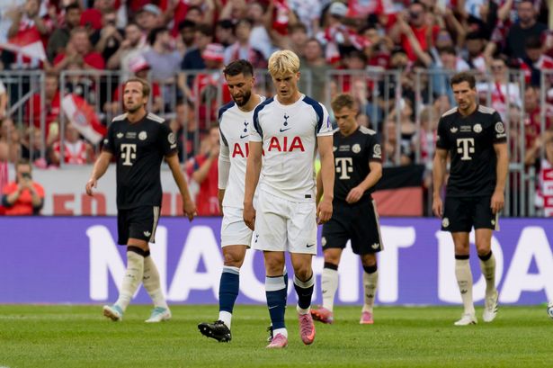 Con Cuti como capitán, Tottenham fue goleado ante el Bayern Münich