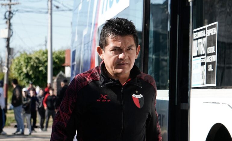 Pulga TITULAR: el once de Colón para enfrentar a Gimnasia (J)