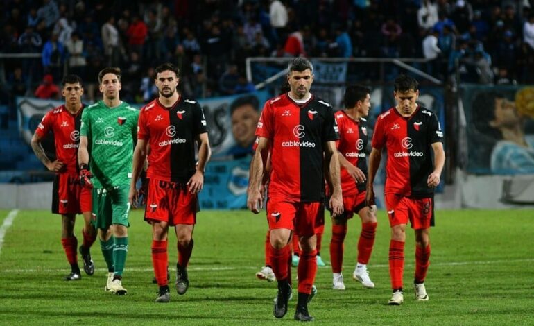 Colón pagó caro los errores defensivos y sufrió una goleada ante Gimnasia de Jujuy