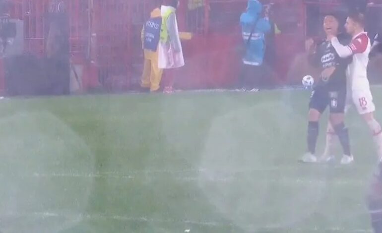 Escándalo en Huracán vs. Once Caldas: pelea, dos expulsados y marcha atrás