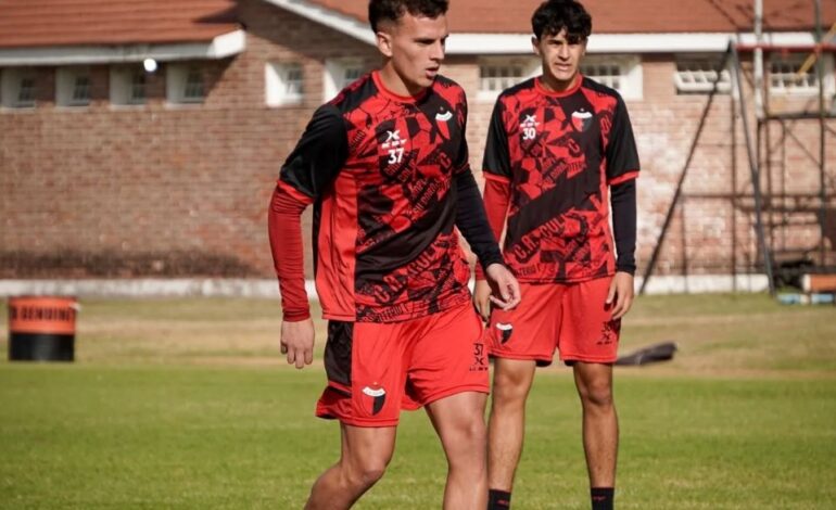 Nicolás Fernández se lesionó en Colón en sus minutos en reserva ante Defensa y Justicia