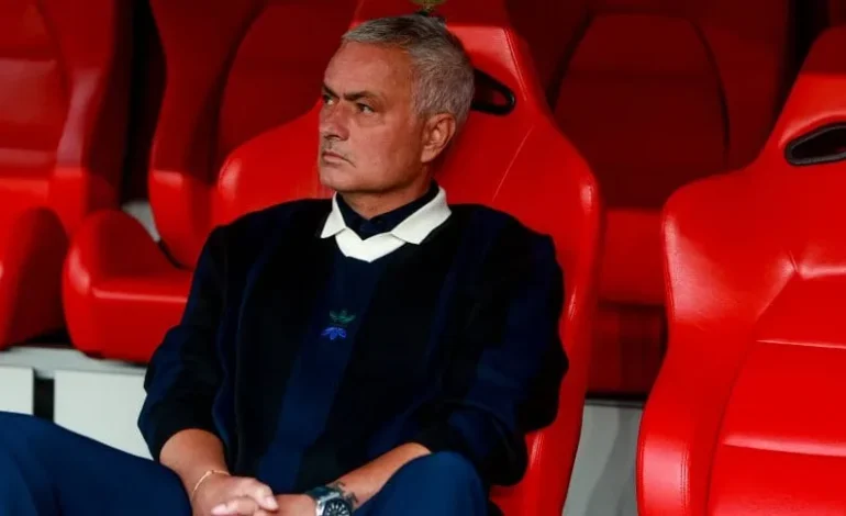 José Mourinho fue despedido de Fenerbahçe tras quedar eliminado de la Champions League