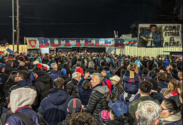 ¡10.000 PERSONAS! IMPRESIONANTE MANIFESTACIÓN en SAN LORENZO piden ELECCIONES ANTICIPADAS