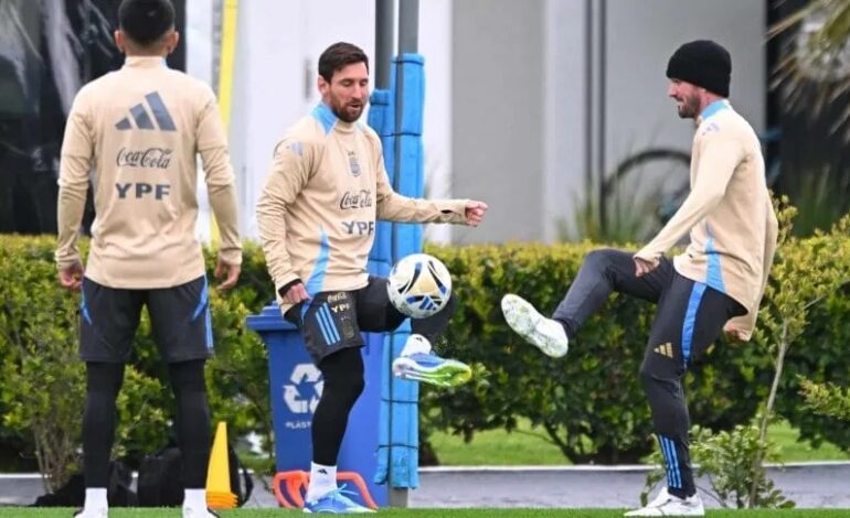 Con Messi a la cabeza, la Selección Argentina se entrenó con la mente puesta en Venezuela