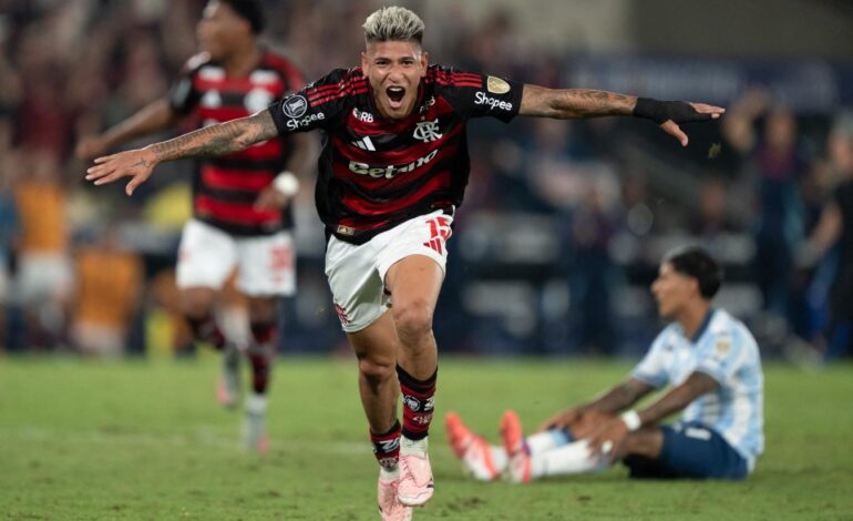 Reclamó todo Racing: ¿Era posición adelantada el gol de Flamengo?