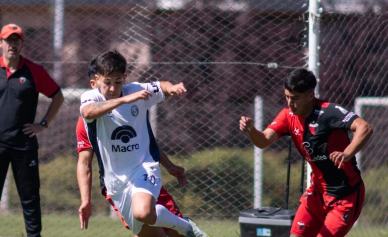La reserva de Colón perdió ante Independiente Rivadavia y sigue en picada