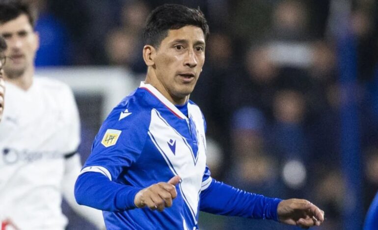 Además de la derrota de Vélez ante Central Aliendro se fue expulsado a instancias del VAR  sobre el final del partido