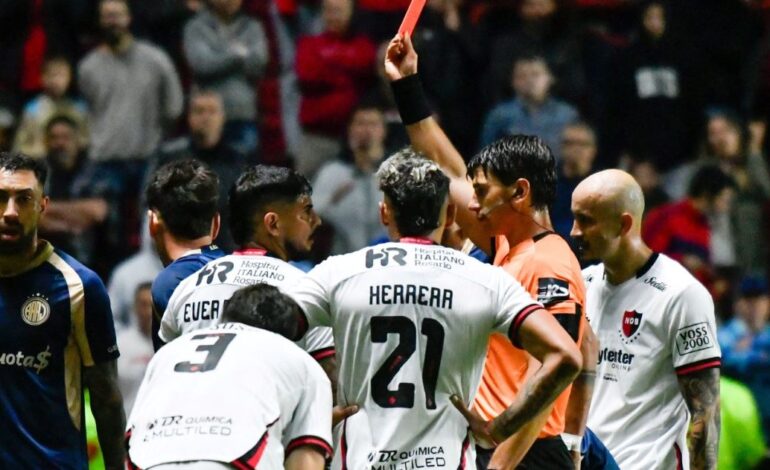 VIDEO EVER BANEGA EXPULSADO en Newell’s por un TREMENDO PLANCHAZO, no estará frente a UNIÓN