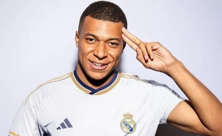 La DEFENSA de Mbappé a Neymar que INCOMODA a Ancelotti: «No imagino un Mundial sin él»