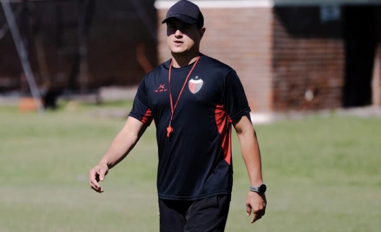 Medrán evalua la posibilidad de repetir el equipo para jugar ante Defensores de Belgrano