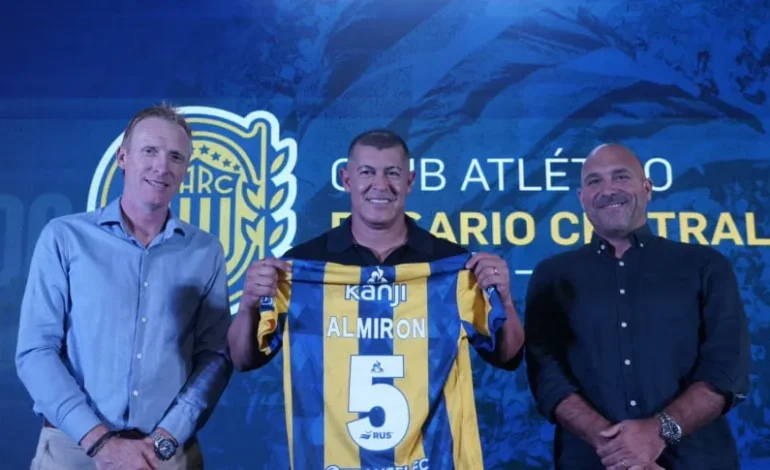 Almirón tuvo su presentación en Rosario Central: «QUIERO SER PARTE DE LA HISTORIA»