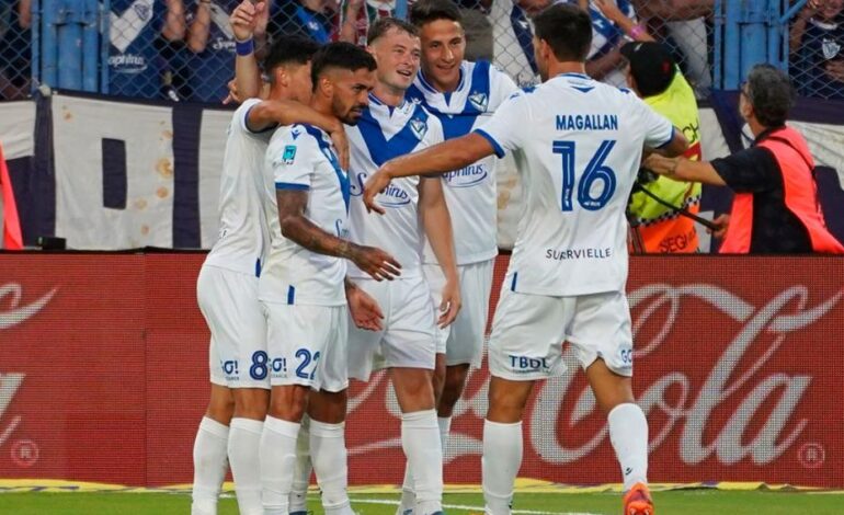 Vélez defiende la cima del Apertura ante Deportivo Riestra que quiere dar el golpe