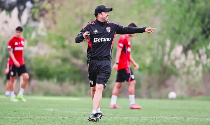 Los dos jugadores cuestionados que Coudet quiere recuperar