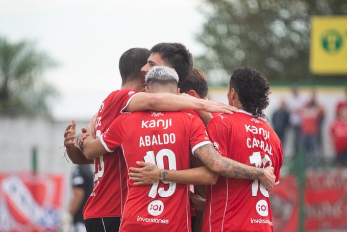 Independiente goleó a Atenas (RC), sigue en la Copa Argentina y podría cruzarse con Unión