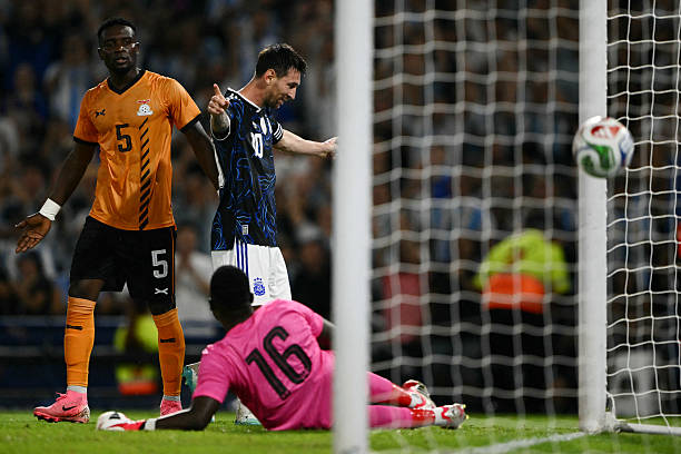 Con gol de Messi, Argentina le gana 2-0 a Zambia
