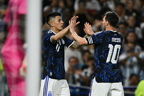 Con un gol en contra, Argentina golea 4-0 a Zambia