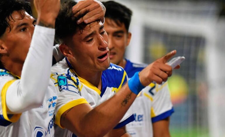  Rosario Central derrotó a Atlético Tucumán con un doblete de Véliz