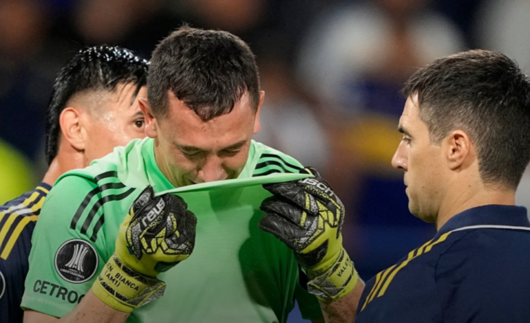 Alarma en Boca: Marchesín se lesionó ante Barcelona y peligra su presencia en el Superclásico