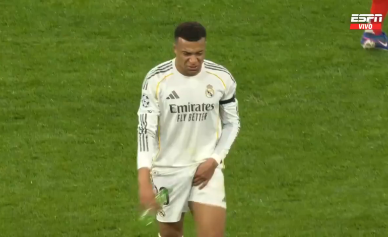 Alarma en Francia: Mbappé terminó con gestos de dolor y preocupa