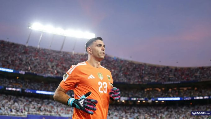 Dibu Martínez reveló por qué no se operó antes del Mundial: «Fue la mejor decisión»