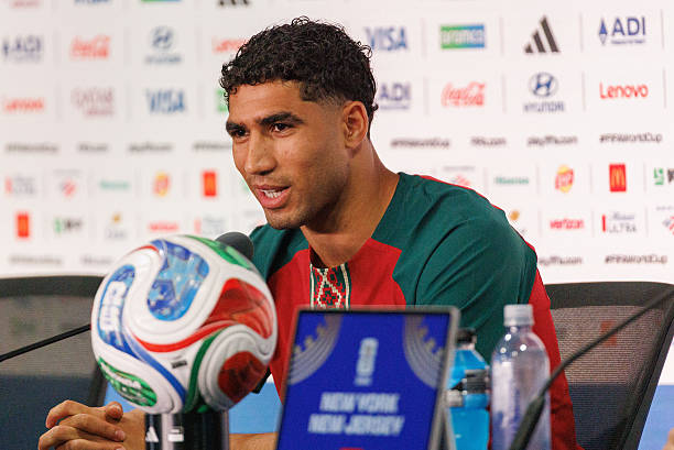 Hakimi calentó la previa ante Brasil: «En África nos llaman los brasileños africanos»