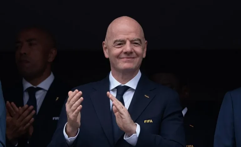 Infantino DEFENDIÓ las pausas de hidratación y ASEGURÓ que el Mundial ya «es el más exitoso de la historia»