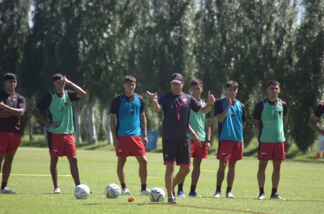 Colón Rearma la Defensa para un Exigente Duelo Ante Chaco For Ever