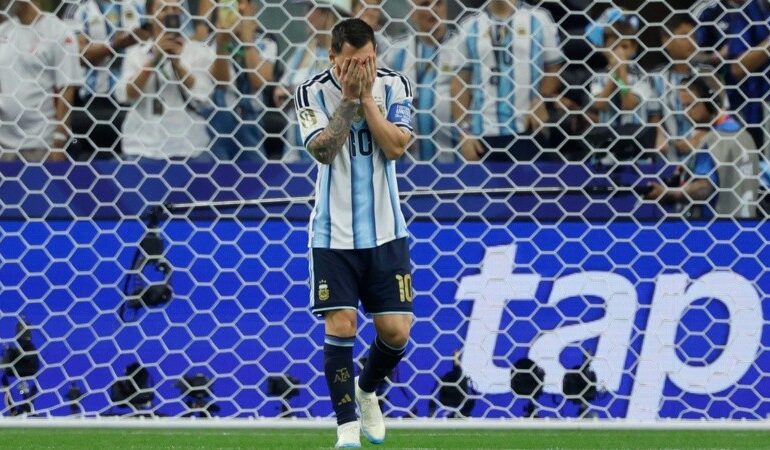 Sorpresa en Dallas: Messi erró un penal tempranero frente a Austria luego de la intervención del VAR