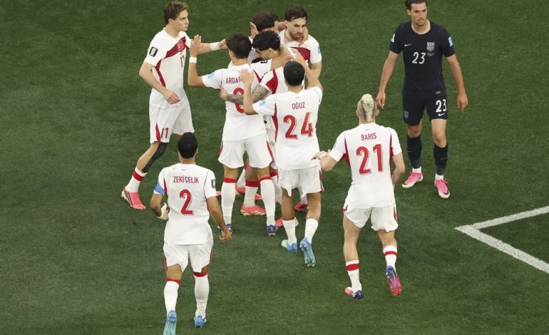 Turquía dío el golpe en Los Ángeles y le quitó el invicto a Estados Unidos en el cierre del Grupo D