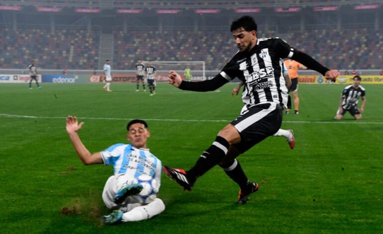 Leandro Diaz con un doblete le dio la victoria a Atlético Tucumán en el debut de Sebastian Dominguez
