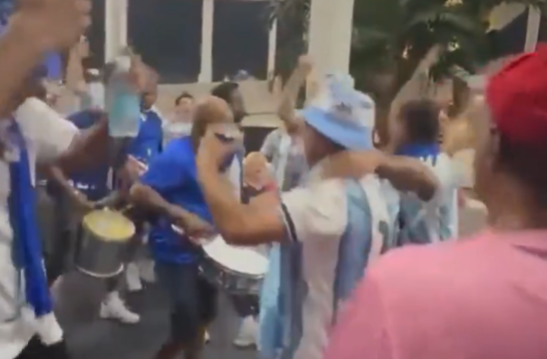 Respeto mundial: la hinchada argentina despidió con aplausos y de pie a los jugadores de Cabo Verde