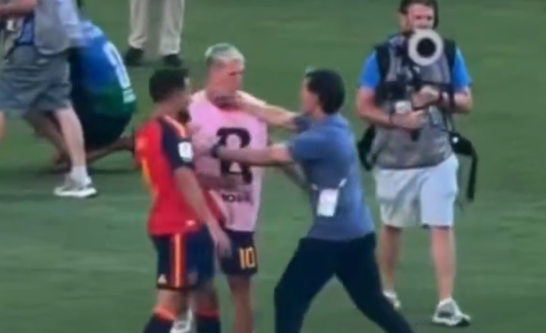 VIDEO | La TROMPADA de Roberto Ayala a Dani Olmo en el cierre del Mundial
