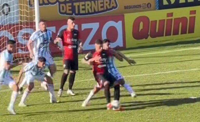 VIDEO | ¿Era penal para Garate? La jugada PREVIA al gol que IGNORÓ EL ÁRBITRO
