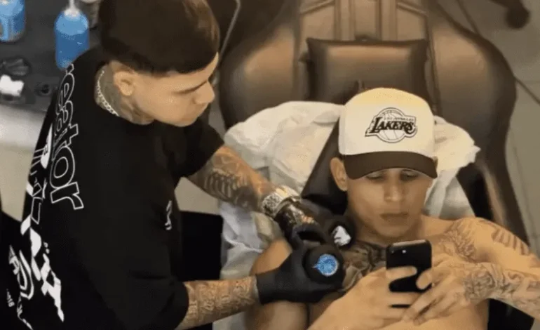 Boca le hizo una recomendación a Leonel Flores tras la viralización de su tatuaje
