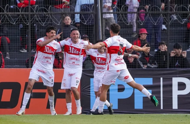 Golpe en el Brigadier López: Colón pagó caro sus errores del primer tiempo y cayó 2-1 ante Deportivo Morón