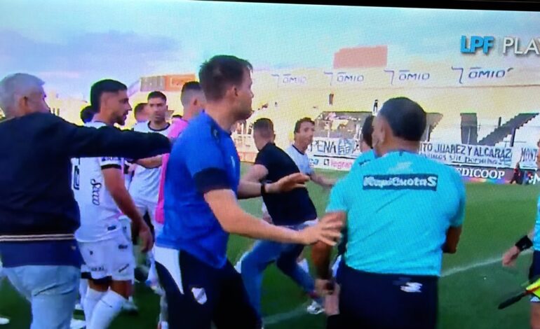 VIDEO: EL AIRADO RECLAMO de ALL BOY’S al línea tras ANULARLE DOS GOLES, SACADOS GRANA y NARDOZZA