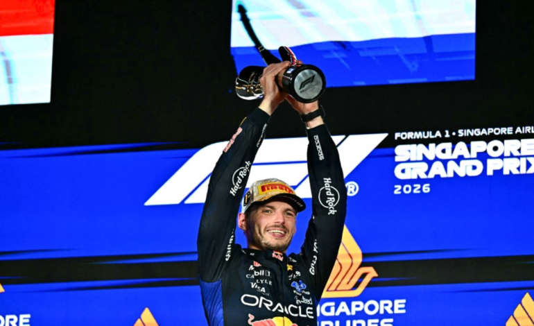 FIN DE SEMANA PARA EL OLVIDO: Franco Colapinto abandonó en Singapur y Max Verstappen se quedó con el triunfo