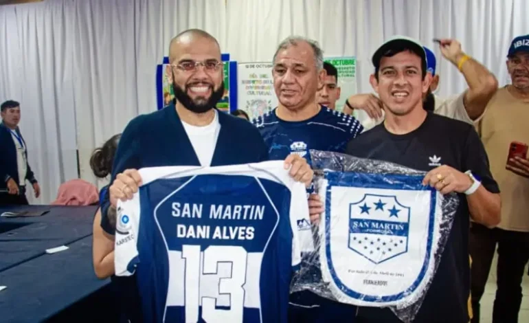 «El fútbol no salva a nadie»: La INESPERADA REFLEXIÓN Dani Alves en su visita a la Argentina