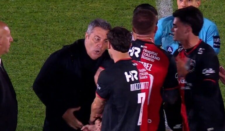 Newell’s estalló contra el arbitraje: expulsaron a Kudelka y Carrizo apuntó contra Robledo